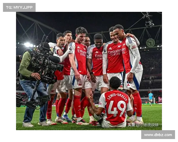 以阿森纳队徽红色象征凝聚激情与荣耀的视觉冲击力量全新深度诠释 以阿森纳队徽红色象征凝聚激情与荣耀的视觉冲击力量全新深度诠释